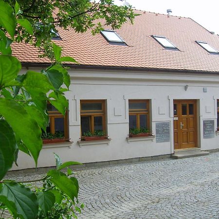 Penzion A Caferestaurant U Lavky Chrudim Zewnętrze zdjęcie
