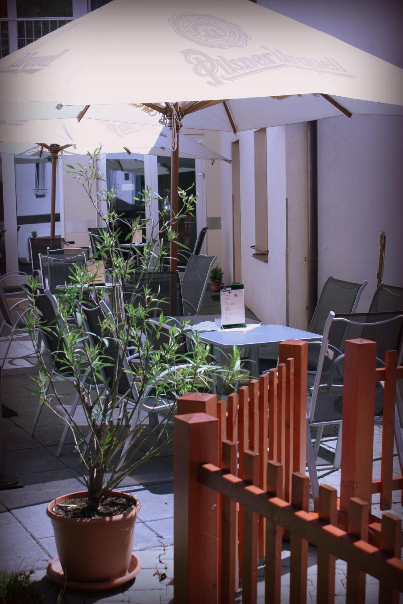 Penzion A Caferestaurant U Lavky Chrudim Zewnętrze zdjęcie